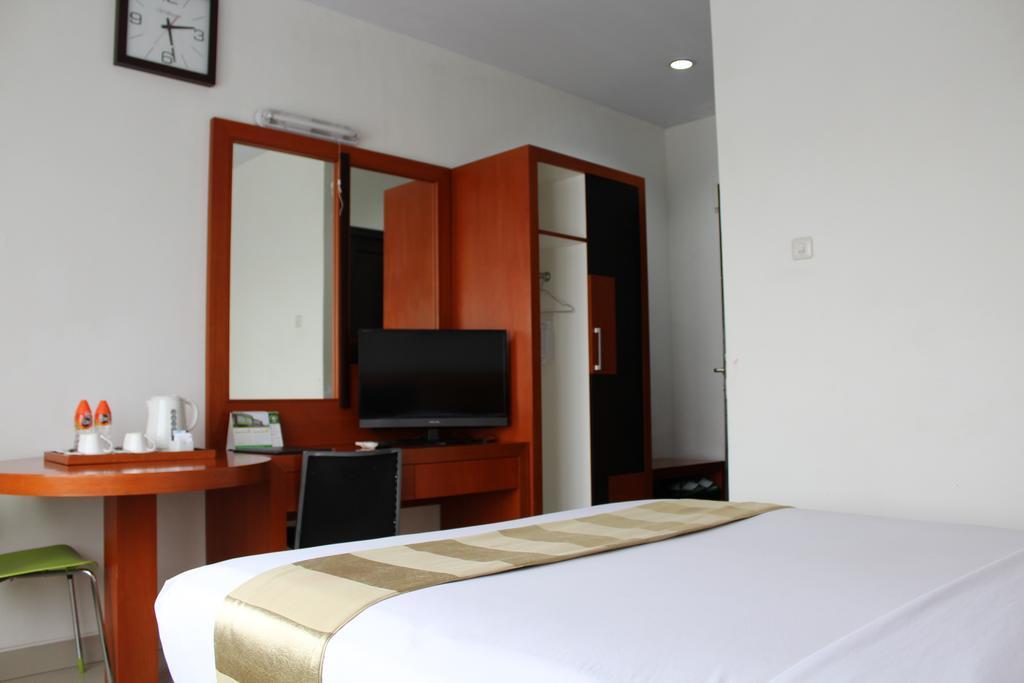 Hotel Grand Karawang Indah Zewnętrze zdjęcie
