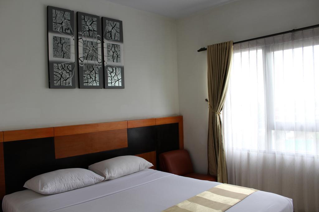 Hotel Grand Karawang Indah Zewnętrze zdjęcie