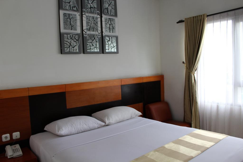 Hotel Grand Karawang Indah Zewnętrze zdjęcie