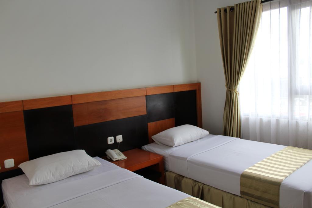 Hotel Grand Karawang Indah Zewnętrze zdjęcie