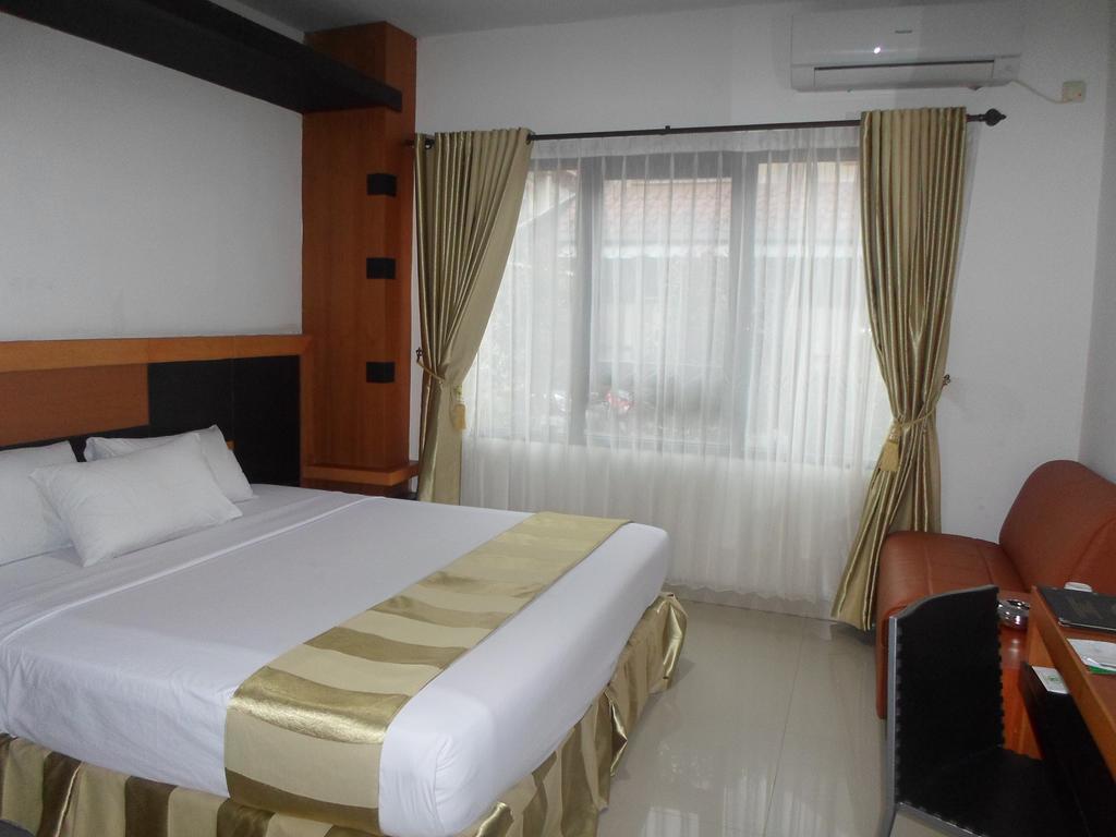Hotel Grand Karawang Indah Pokój zdjęcie