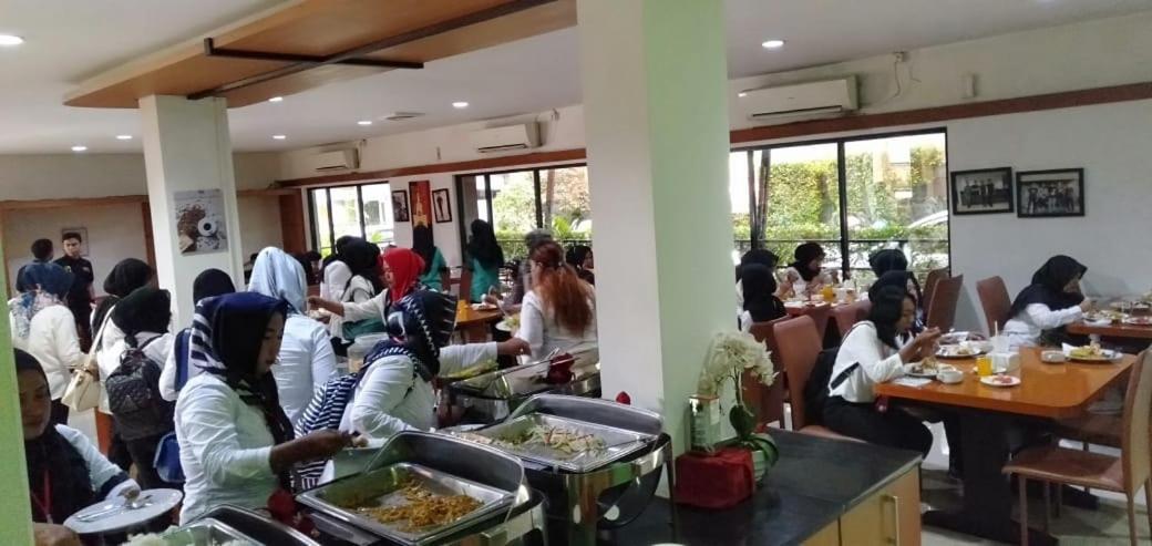 Hotel Grand Karawang Indah Zewnętrze zdjęcie