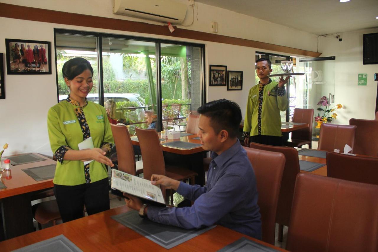 Hotel Grand Karawang Indah Zewnętrze zdjęcie